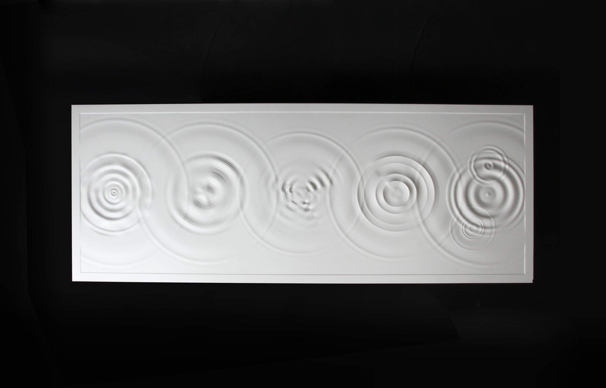 GIORGIO ARMANI - table à parfum - incisione numerica su superficie solida